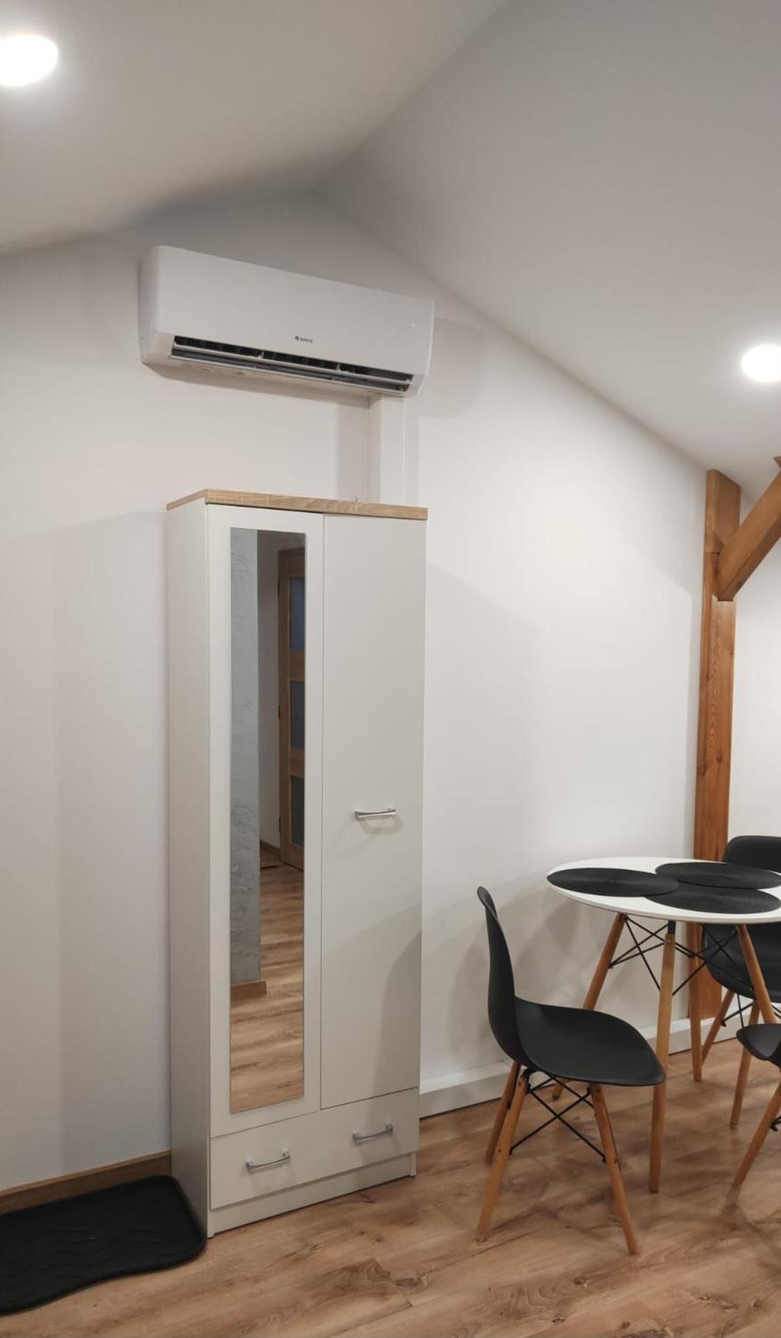 Osiedlove Poddasze Jędrzejów Buitenkant foto